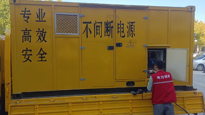 汪清柴油发电机组和UPS电源配合使用时，如何避免切换过程中的电力中断？